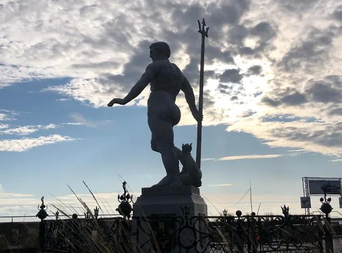 Apartment Blue Sky Hel