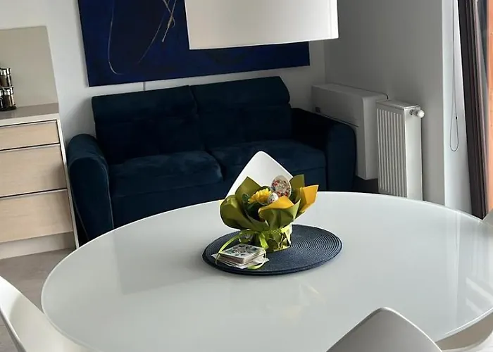 Blue Sky Apartment *